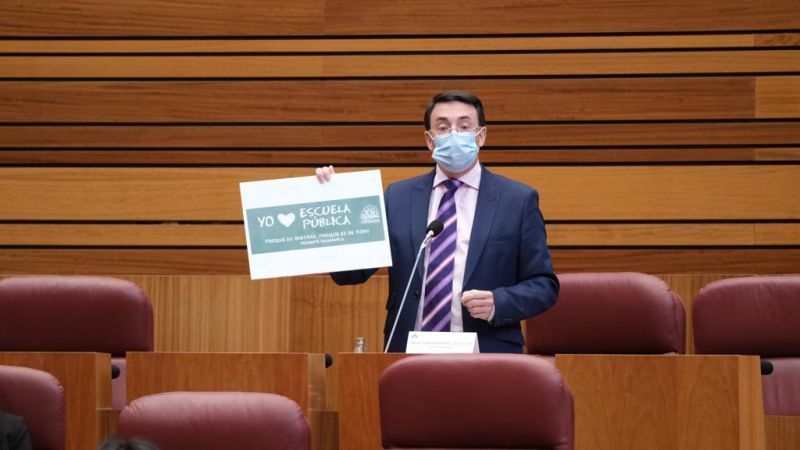 EL PSOE acusa a la Junta de poner la Educación de CyL al servicio de los intereses de Pablo Casado
