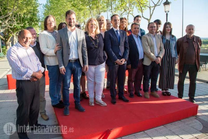 El PSOE de Benavente se presenta públicamente a las elecciones del 26M en los paseos de la Mota