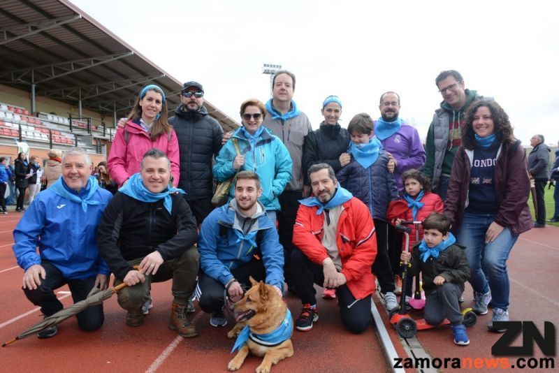 Cientos de personas caminan en Zamora en favor del Autismo