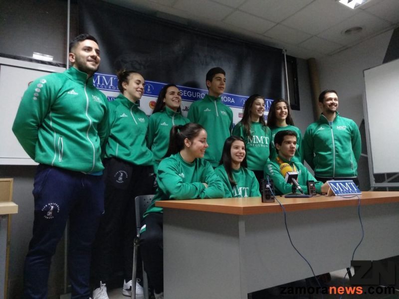 Los participantes en el campeonato de España de selecciones autonómicas del Balonmano Zamora comparecen en rueda de prensa y cuentan su experiencia