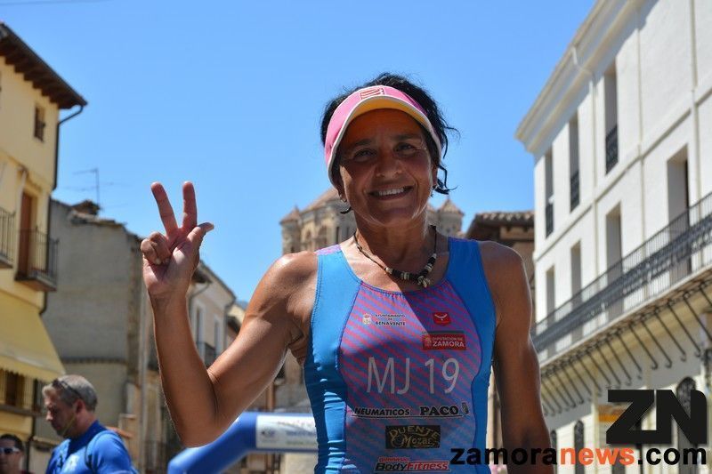 María José García se lleva el Triatlón de Toro ¡después de dar una vuelta más al circuito de carrera a pie!