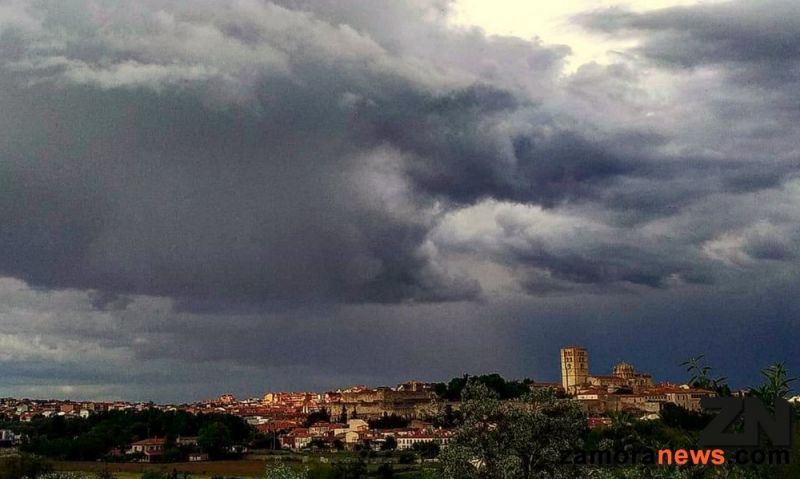Nubes y lluvias débiles en la provincia de Zamora con alerta amarilla por tormentas en Sanabria