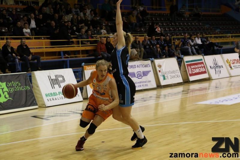 Las actuaciones de Brittany McPhee le llevan a la nominación a mejor alero de la temporada