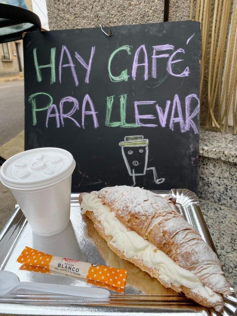 Panadería Susi ofrece cafés para llevar para minimizar el cierre de los bares