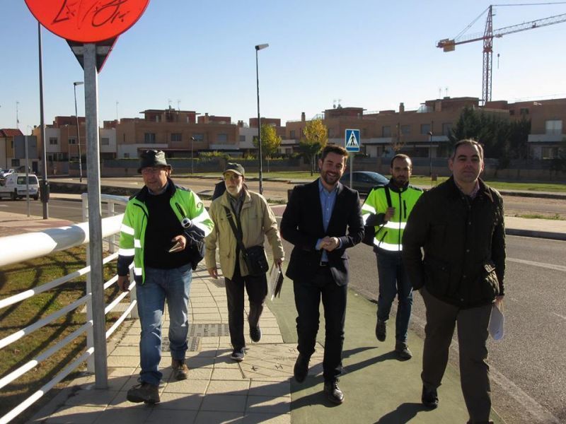 Nuevo proyecto de ampliación del carril bici que dará cobertura a parte de la margen izquierda, y aplicación de una placa de aglomerado para dar uniformidad a todo el carril