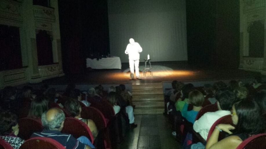Un momento de la actuación de Fernando Martos