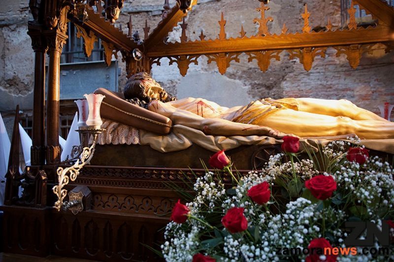 Paso "La Conducción al Sepulcro", que desfila en la tarde del Viernes Santo (Fotos: Horacio Navas)