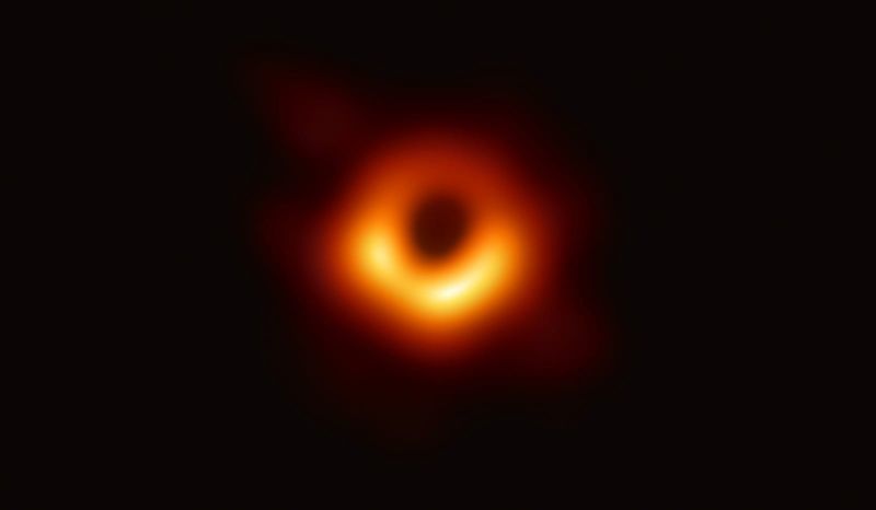 Histórico, esta es la primera foto de un agujero negro
