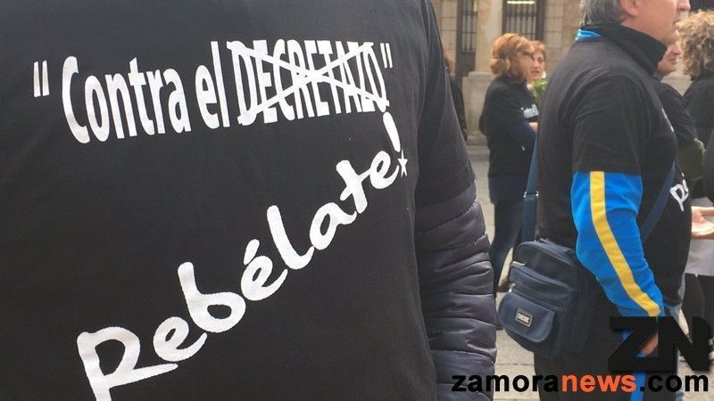 La falta de negociación y soluciones entre Alcaldía y Policía Municipal lleva a la protesta en la Plaza Mayor de Zamora del colectivo