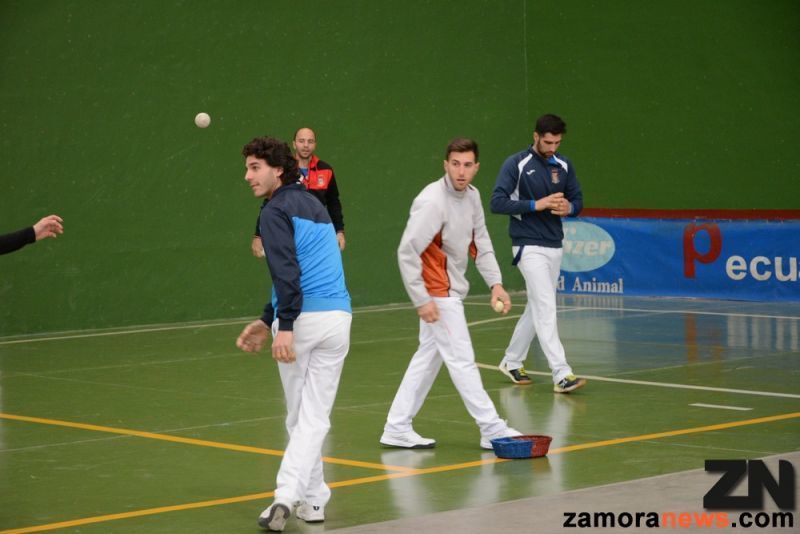 Este domingo paleta, y pelota mano en el el frontón de San Atilano