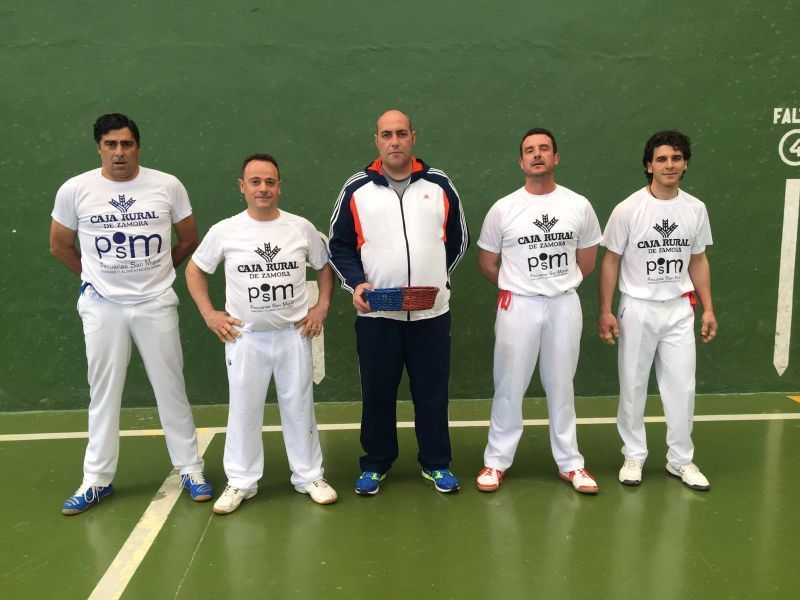 Resultados del Regional de Mano y del Provincial de Paleta celebrados en el frontón de San Atilano este domingo