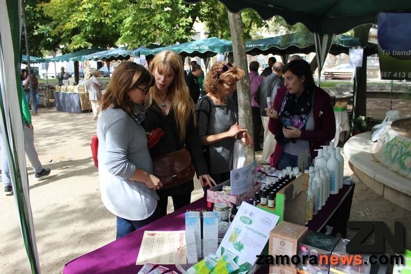 La Marina vuelve a acoger el Mercado Ecológico en una jornada con novedades y el sorteo de una cesta de productos