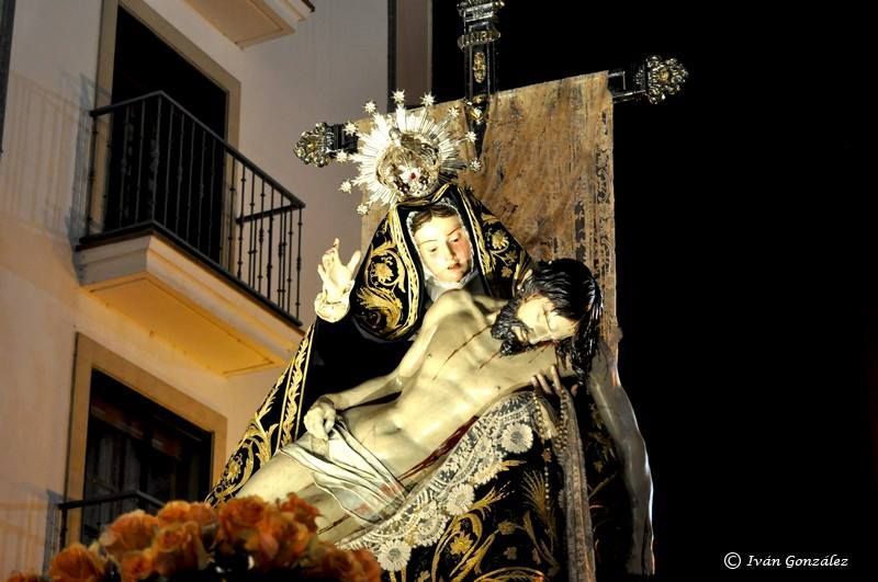 Disfruta con las imágenes de Nuestra Madre de las Angustias