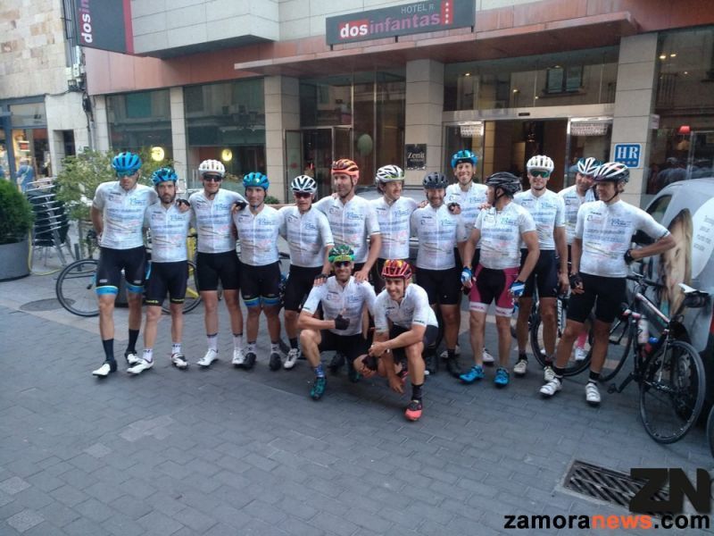 Quince guerreros en la lucha contra el cáncer infantil. Llega a Zamora la primera etapa del reto ciclista #KMSxSONRISAS