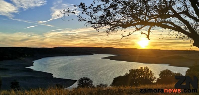 No es la sabana africana, es el atardecer en...la provincia de Zamora ¿sabrían decirnos dónde?
