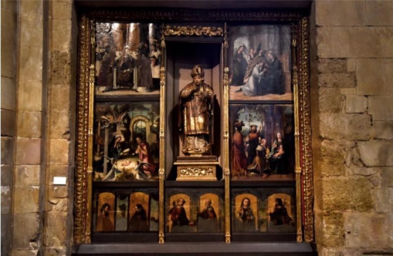 El CEB Ledo del Pozo restaura el retablo de San Ildefonso de la iglesia de San Juan del Mercado