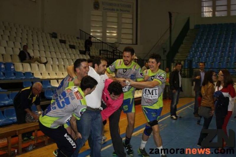 Edu García Valiente: "No se si existe otro equipo que haya hecho esto en la historia del balonmano"