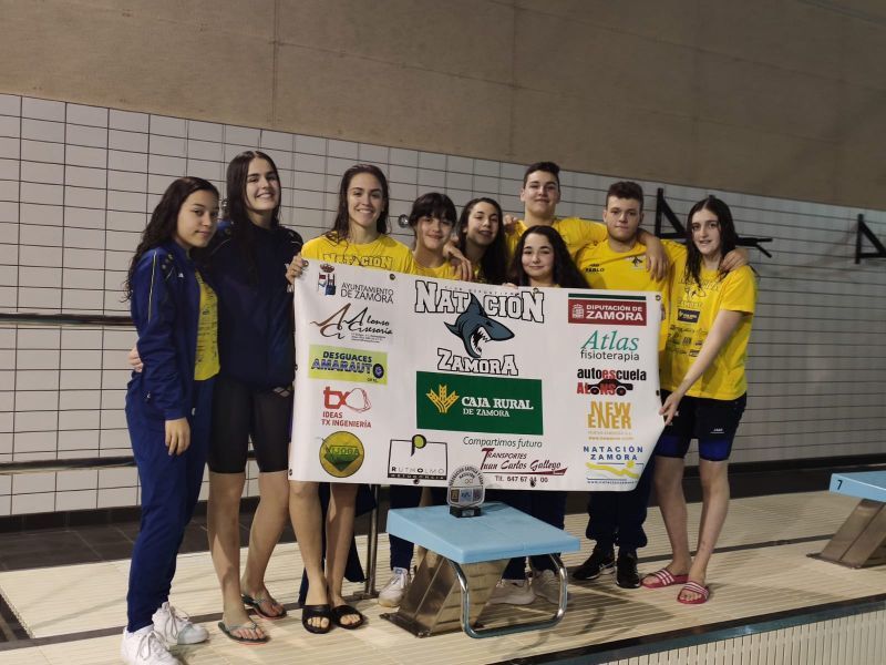 Equipo completo del Natación Zamora | Foto N. Z.