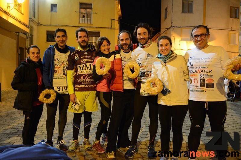 La previa del día de San Antón pasa por la 'Carrera de la rosca', una de las tradiciones del barrio de la Lana