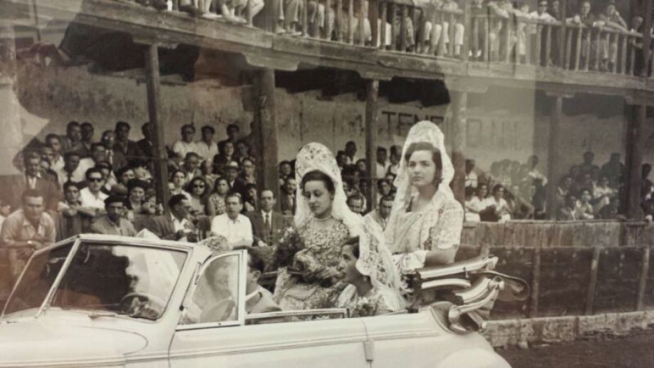 Fotografía de la Plaza de toros de Toro del zamorano Otilio Vega, presente en la muestra