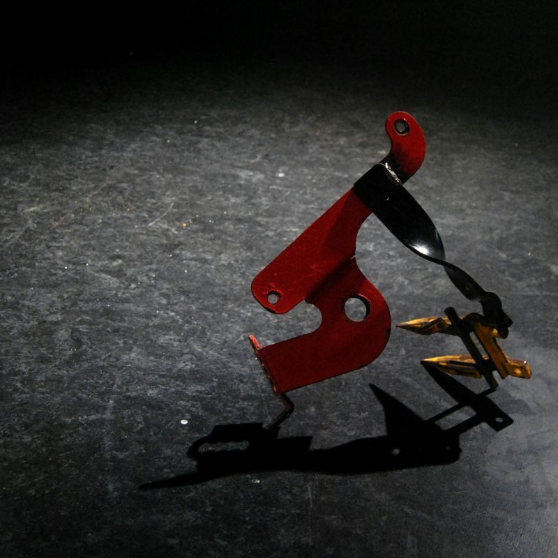 Escultura y música se entrelazan en la exposición "Tiempo de espera"