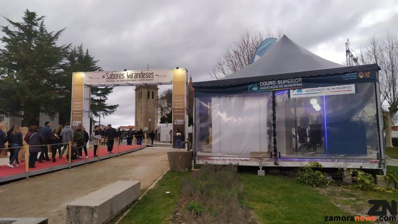 Los vecinos portugueses de la raya celebraron su fin de semana de Festival de sabores Mirandeses, gastronomía, artesanía y productos de la tierra en promoción