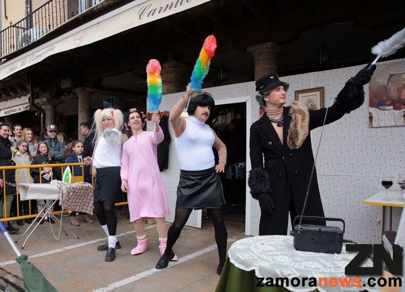 Mañana de parodias en Toro, con Bertín Osborne, Manuela Carmena, Los Queen, "Ferst Deit", Un Dos, Tres y un largo etcétera