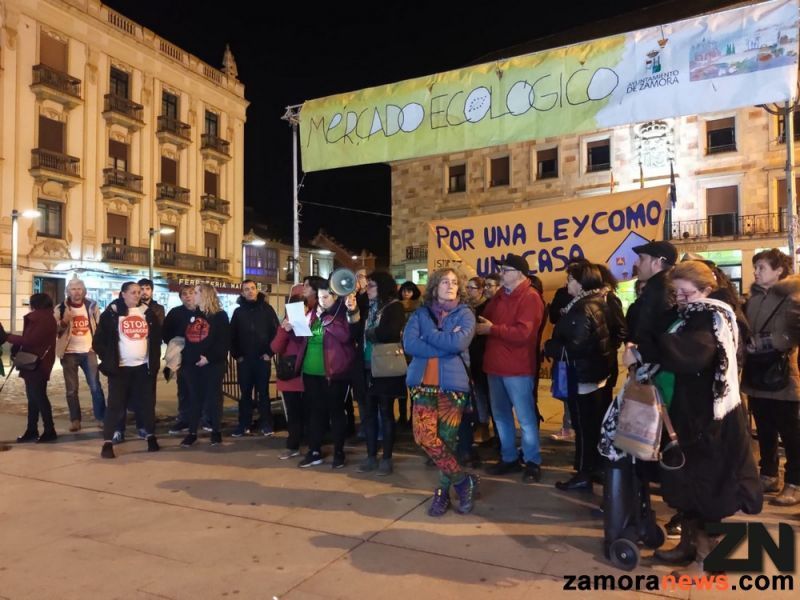 La PAH de Zamora recibe el apoyo de PAH Salamanca ante el inminente desahucio de la familia que será desalojada de su casa el lunes 17