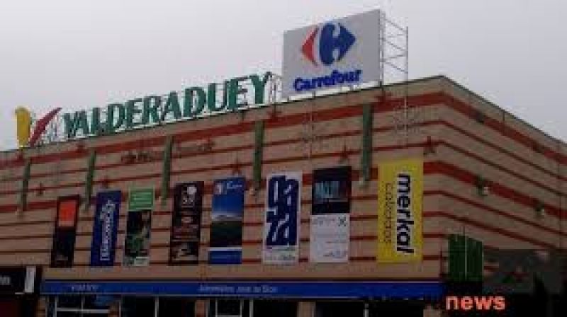 Los 20 negocios que acoge el Centro Comercial Valderaduey, los otros damnificados de la pandemia