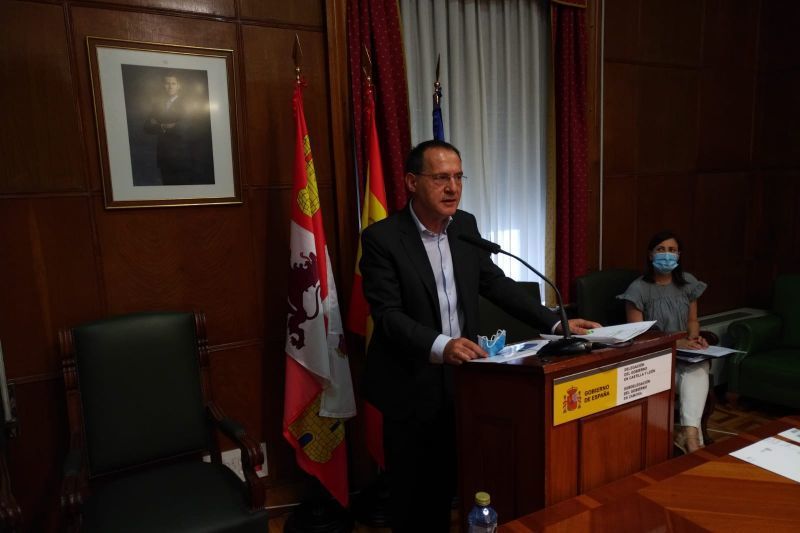 Las operadoras recibirán más de 2,7 millones para ampliar la cobertura de fibra en la provincia