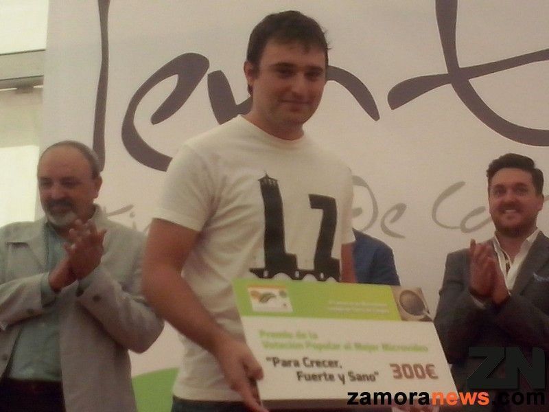 Óscar Antón premiado por su micro vídeo "Para crecer fuerte y sano" en Valladolid