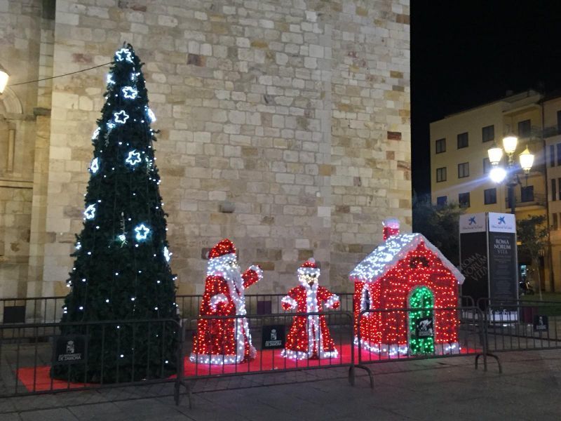 Respuesta del alcalde ante las críticas de las asociaciones de empresarios por el controvertido tema de las luces navideñas