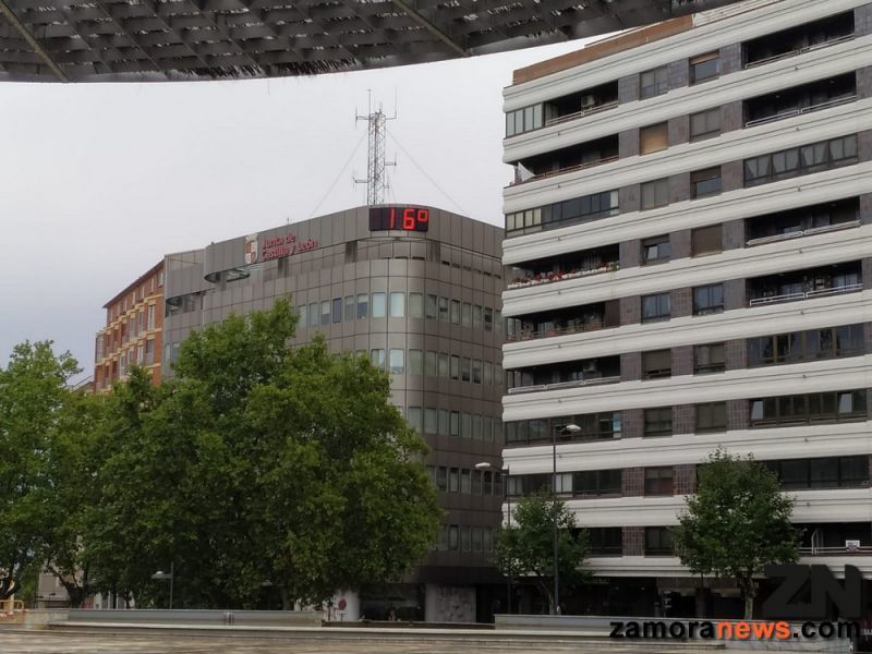 Nubes y posibles chubascos débiles para despedir el último día del verano