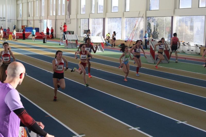 Buenos resultados en el campeonato autonómico sub 10 y sub12 y en el Máster de pista para los atletas del Vino de Toro