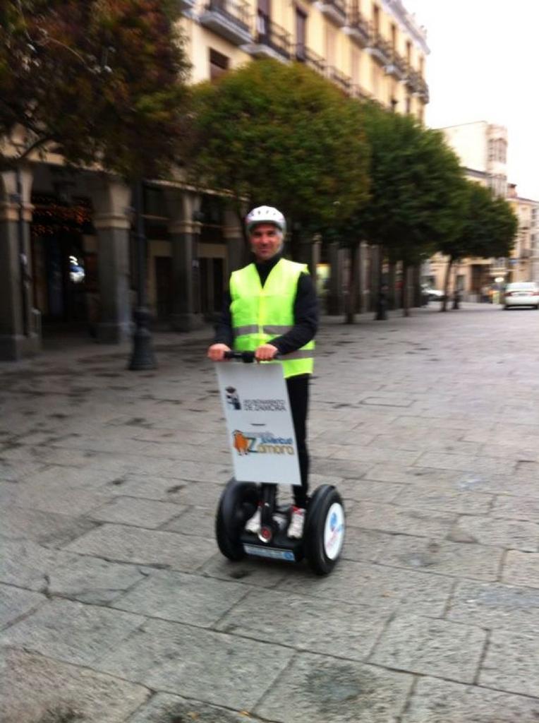 El campeonísimo Emilio Merchán se apunta a la Segway Experience