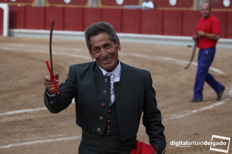 Andrés Vázquez en el festival de su 80 cumpleaños en la Plaza de Zamora (Foto: Arturo Delgado)