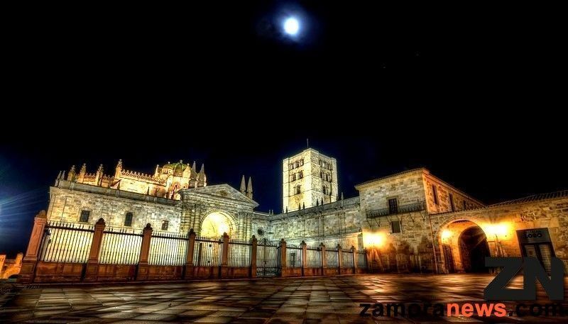 Aromas de Fe continúa su camino de muestra nocturna de la Seo de Zamora
