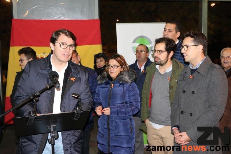 El PP reparte ejemplares de la Constitución en Zamora para celebrar el aniversario de la Carta Magna