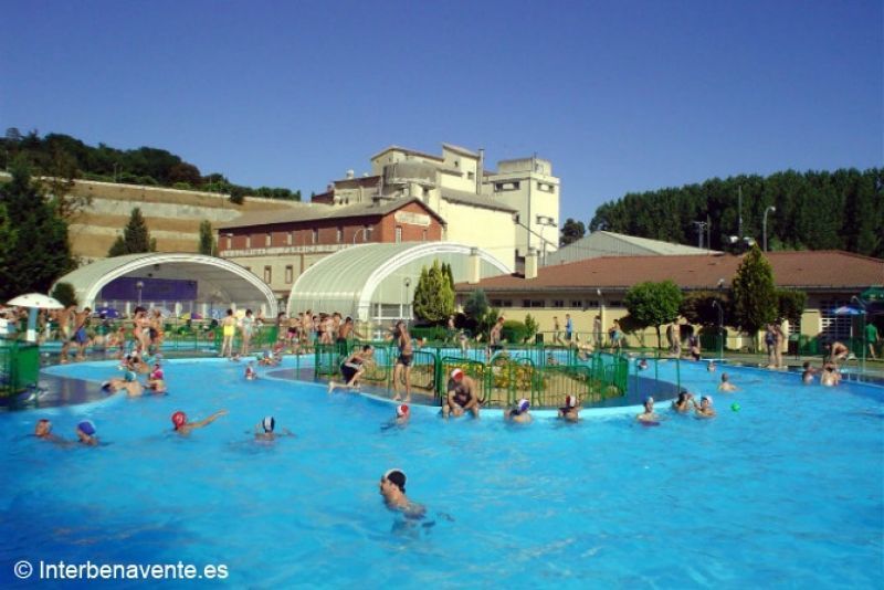 Benavente pone a la venta desde hoy los abonos de baño para la temporada estival