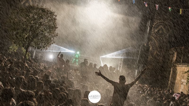 Ni el tremendo aguacero pudo anoche con la Renovation Experience en Villaralbo