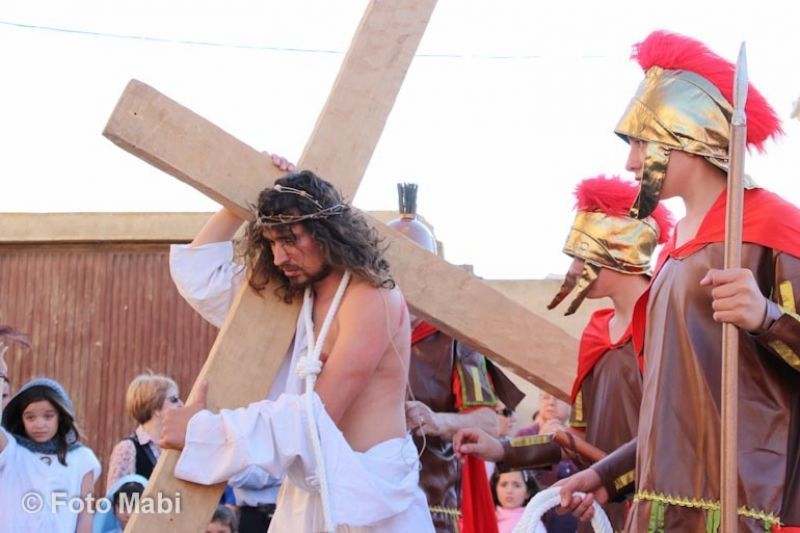 Coreses pone en escena una Pasión realista en la que participan sus vecinos