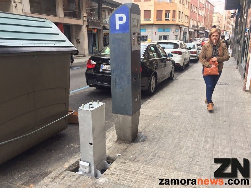 Comienza la instalación de los nuevos parquímetros en Zamora que entrarán en vigor el 15 de noviembre