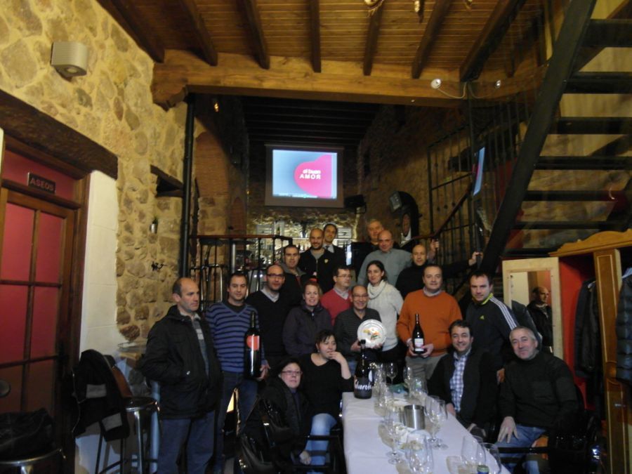Tras la visita a las bodegas, tuvo lugar una cata de vinos en el Buen Amor