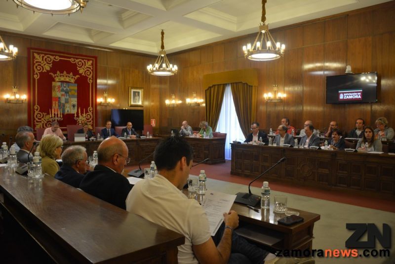 Penúltimo pleno de la Diputación en el que en el balance posterior tras una sesión sin apenas contenido fue lo más destacado