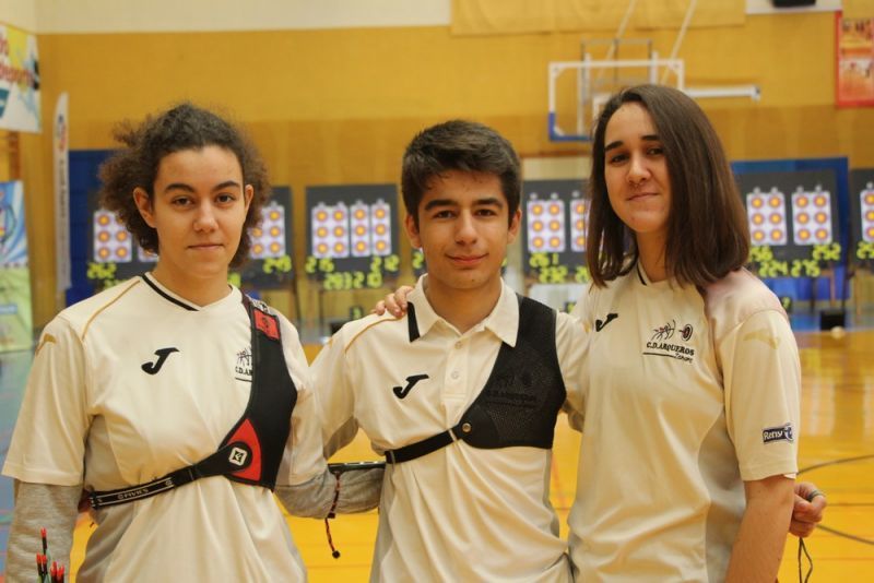 Laura Merayo, y Raquel González y Jorge Álvarez arqueros representantes de Zamora en el Campeonato de España junior y cadete en Sala