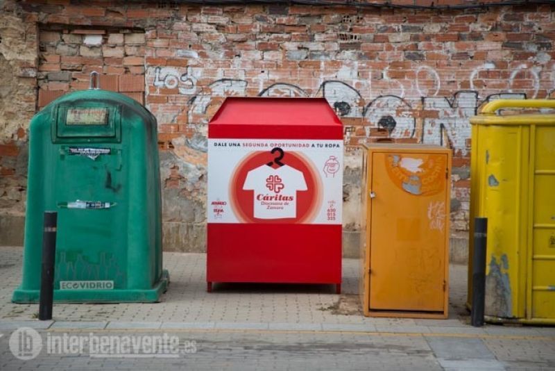El Ayuntamiento de Benavente reubica el contenedor de reciclado textil y ropa usada por la colocación de nuevos contenedores