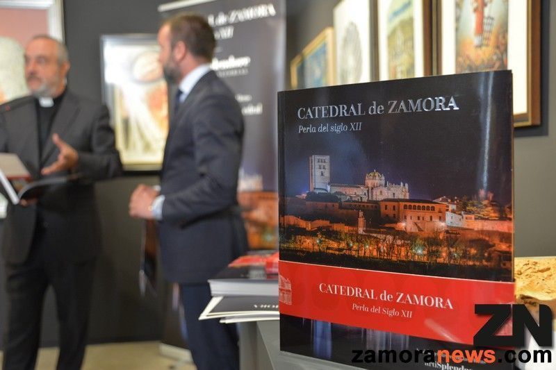 Presentado el nuevo libro que hará de guía de la Seo zamorana "Catedral de Zamora Perla del siglo XII"