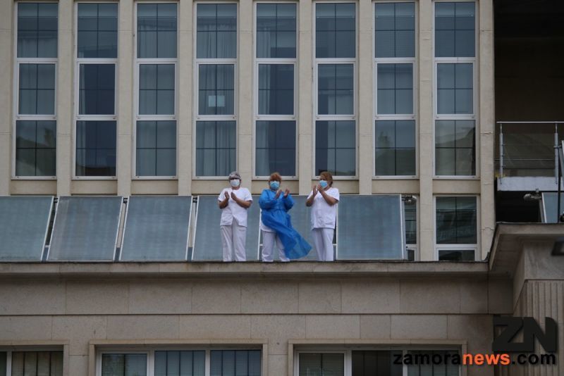 Sanitarios en el Hospital Virgen de la Concha | Foto Zamora News