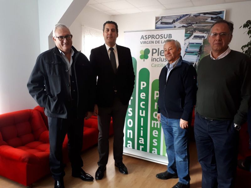 Alberto Castro Delegado de la Junta apoya la labor de Asprosub benavente