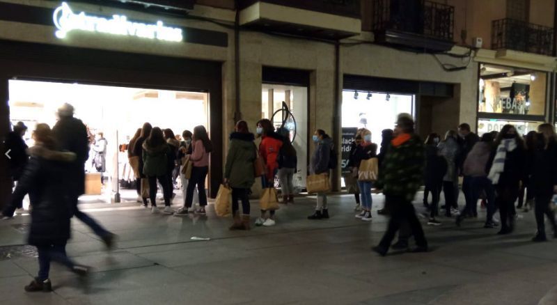 Black Friday animado en Santa Clara y San Torcuato con colas en el día de la fiebre de las compras